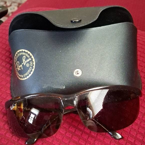 Ray-Ban Black Sunglasses with Case
